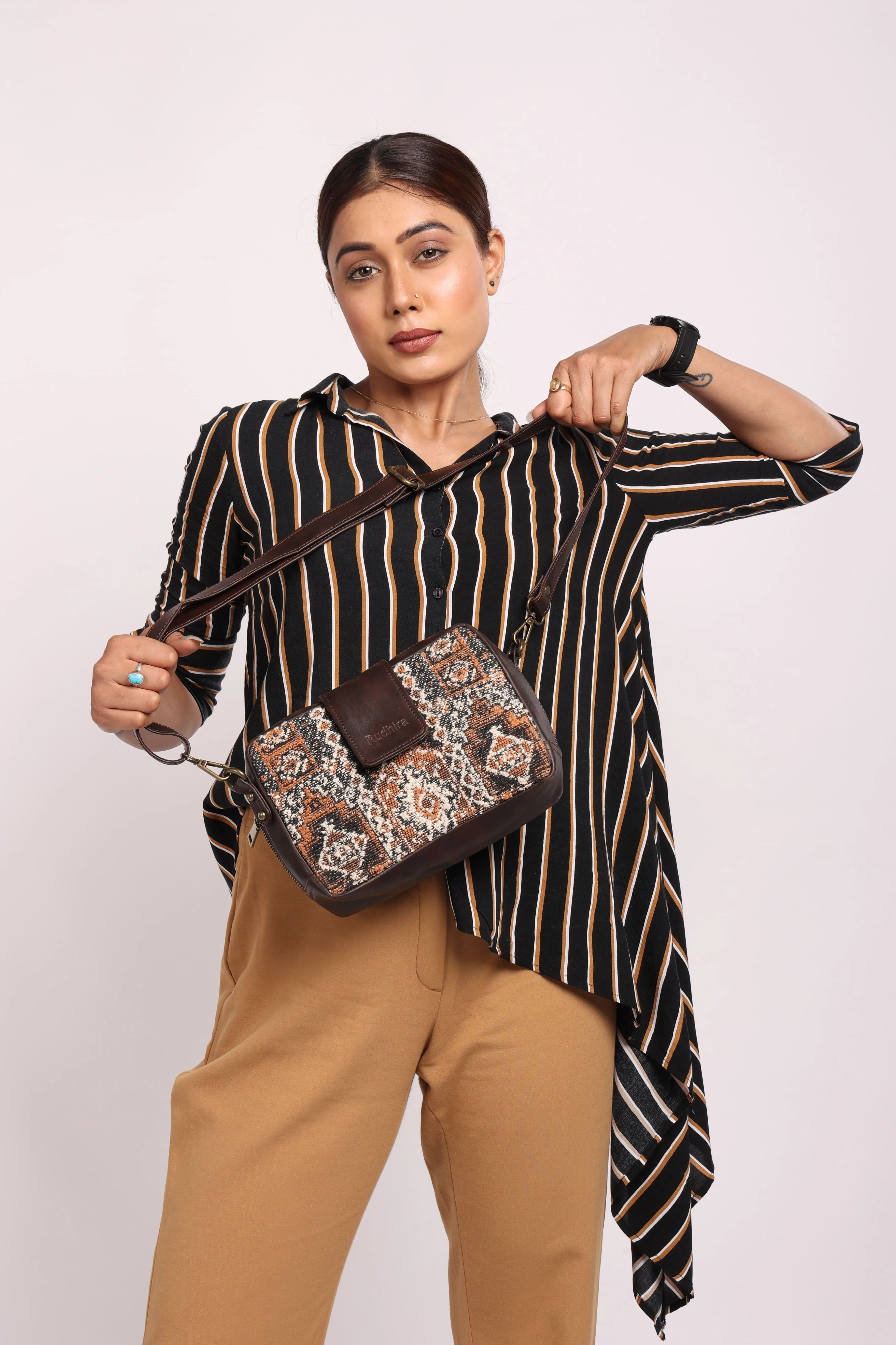 Rudhira Damask Print crossbody / sling bag