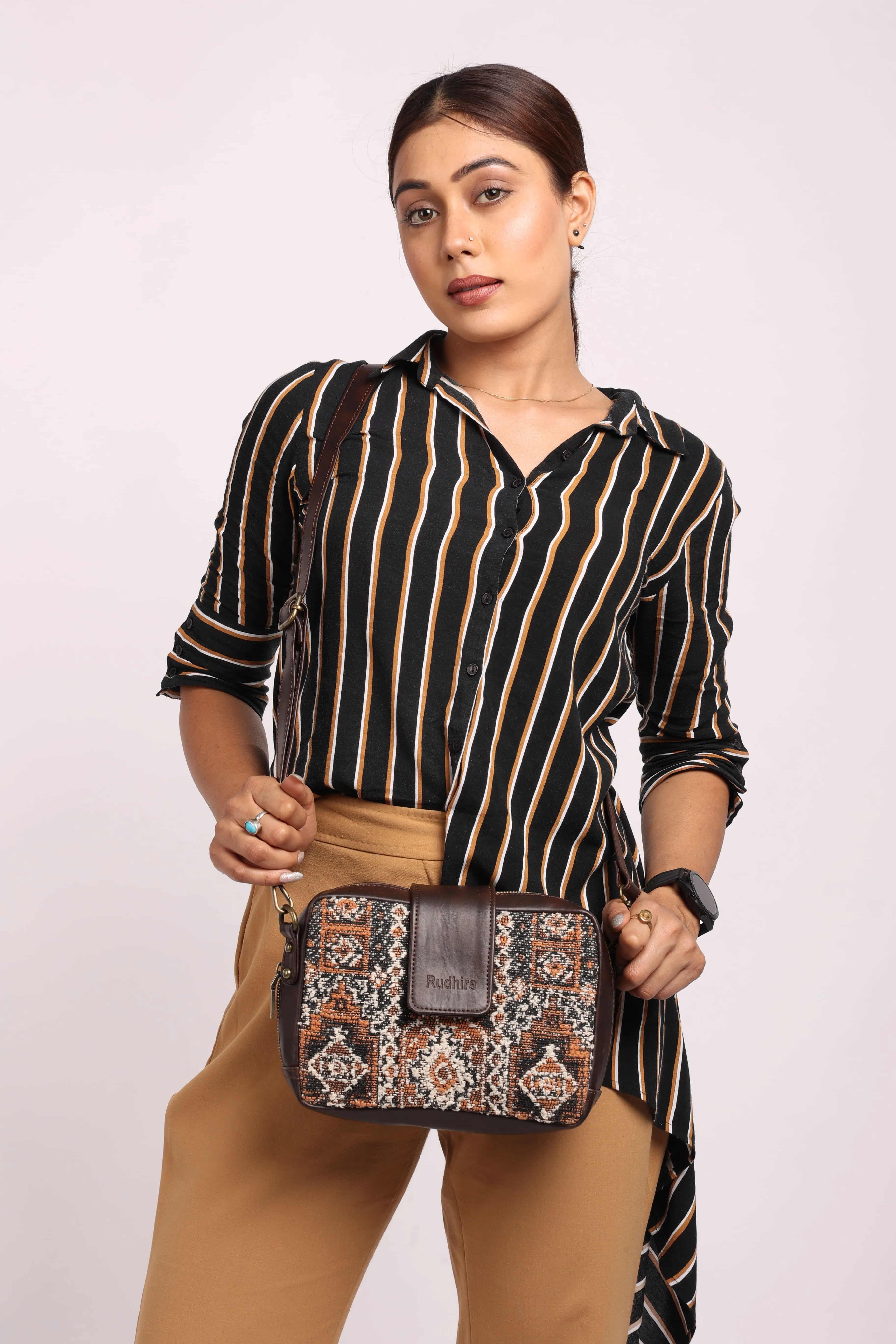 Rudhira Damask Print crossbody / sling bag