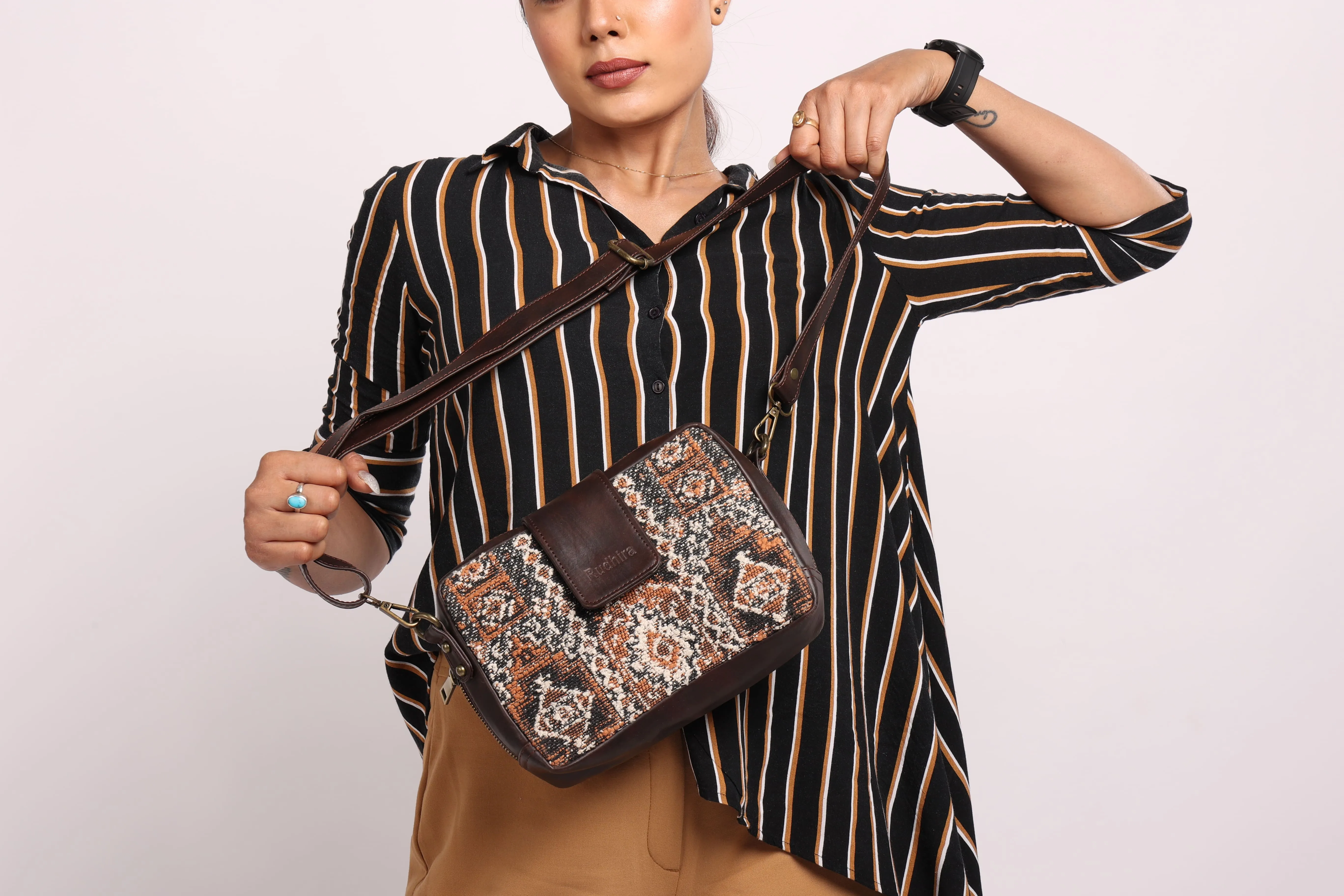 Rudhira Damask Print crossbody / sling bag